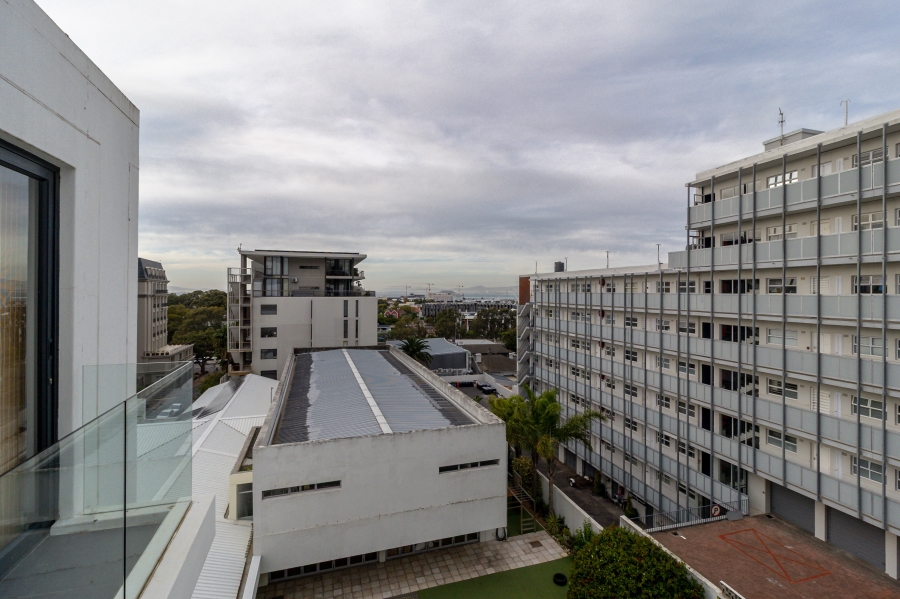 To Let 1 Bedroom Property for Rent in Green Point Western Cape